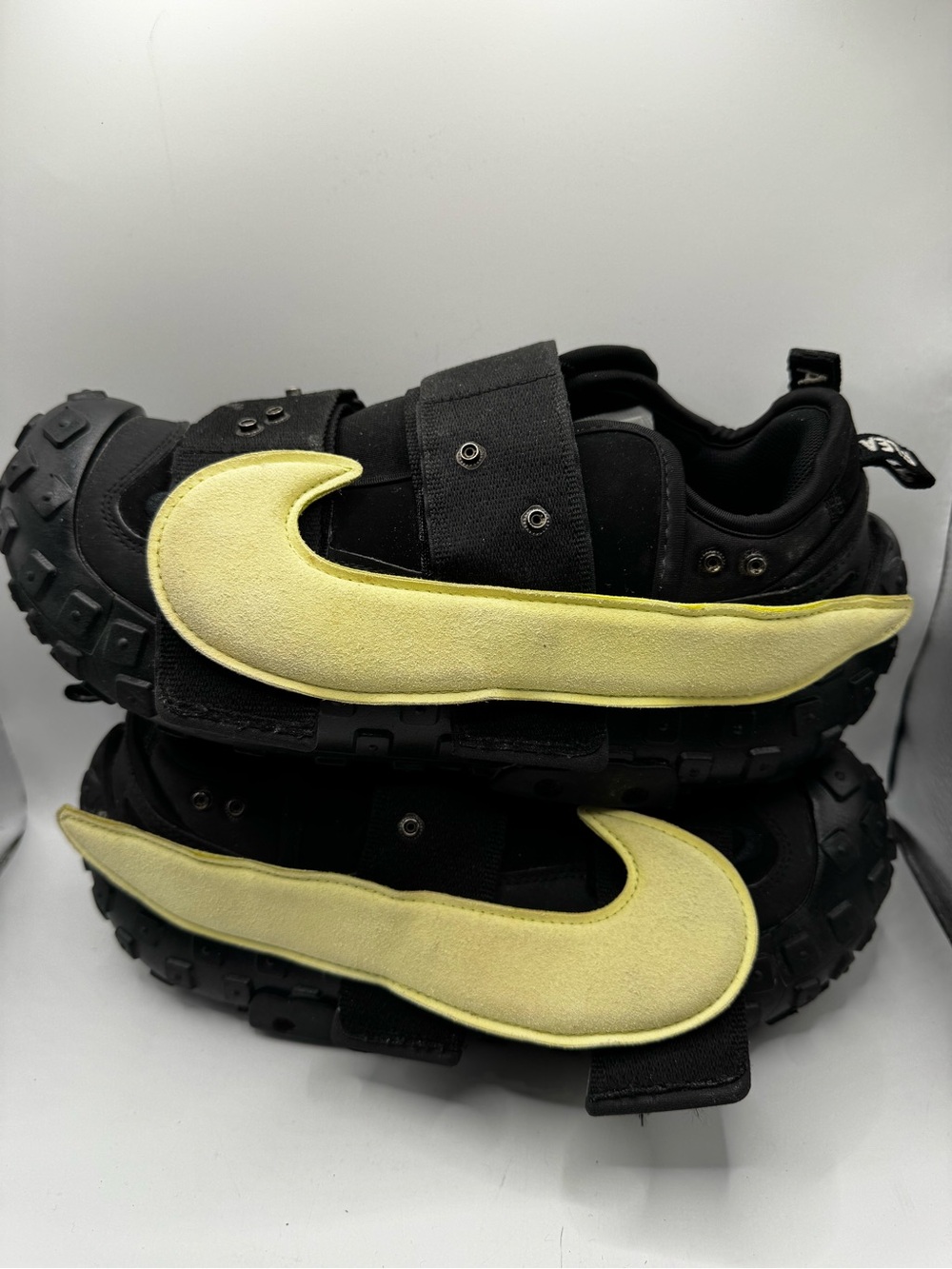 Men’s Black Sneakers with Yellow Accent Swoosh